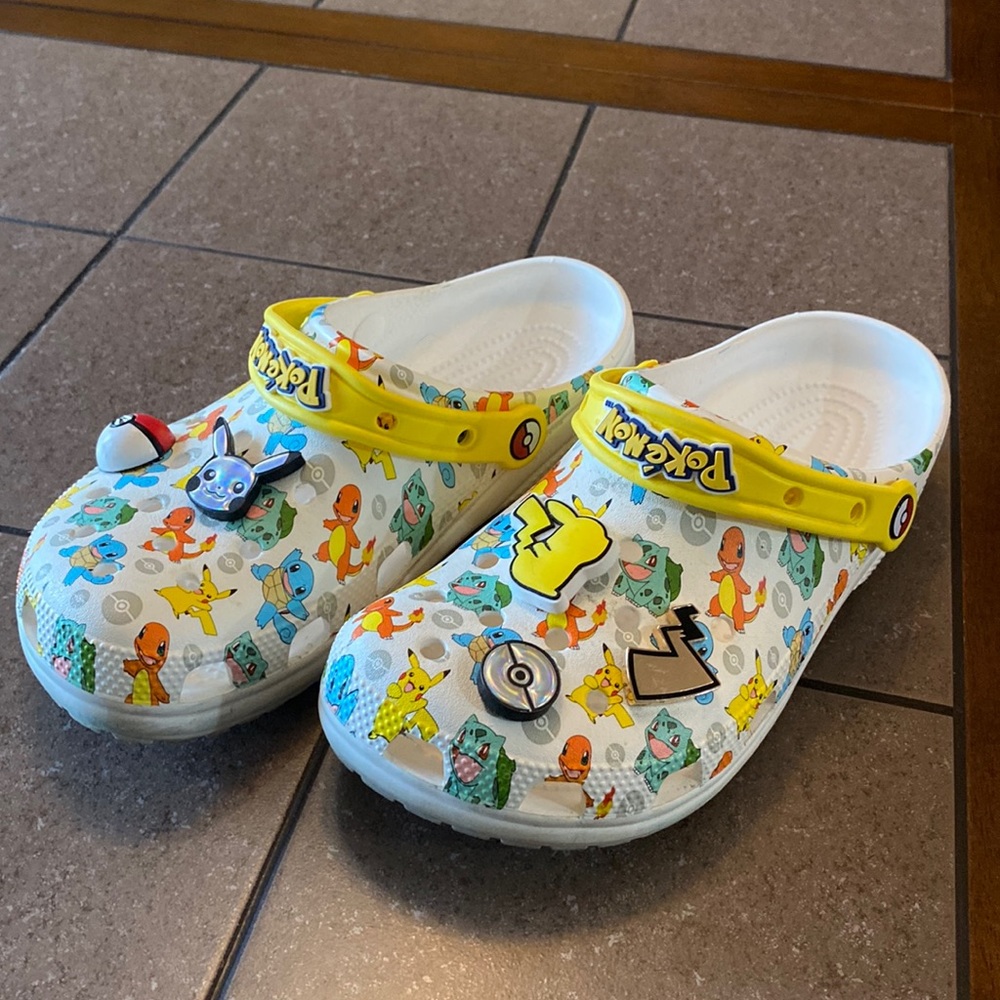 crocs POKÉMON women’s 9 men’s 7 shoes with jibbitz